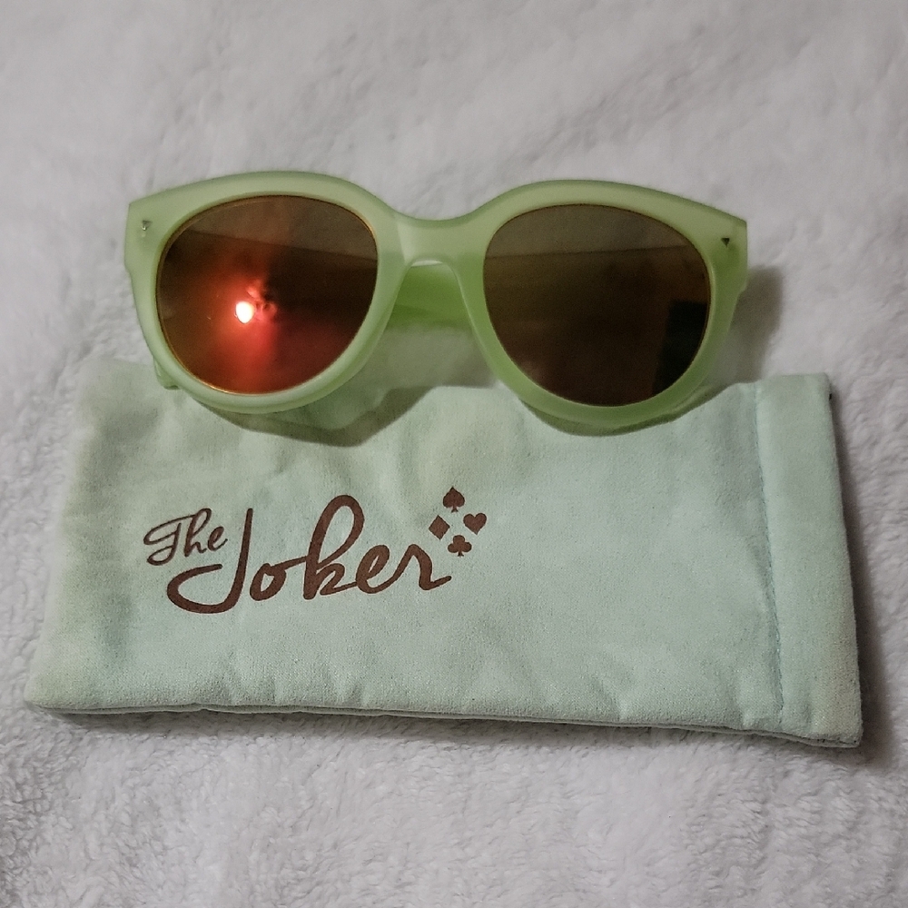 Women's Mint Green Round Sunglasses